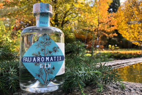 FAU-Aromatix Gin mit Kräutern aus dem Aromagarten der FAU