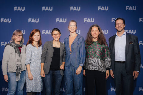 Symbolbild zum Artikel. Der Link öffnet das Bild in einer großen Anzeige.